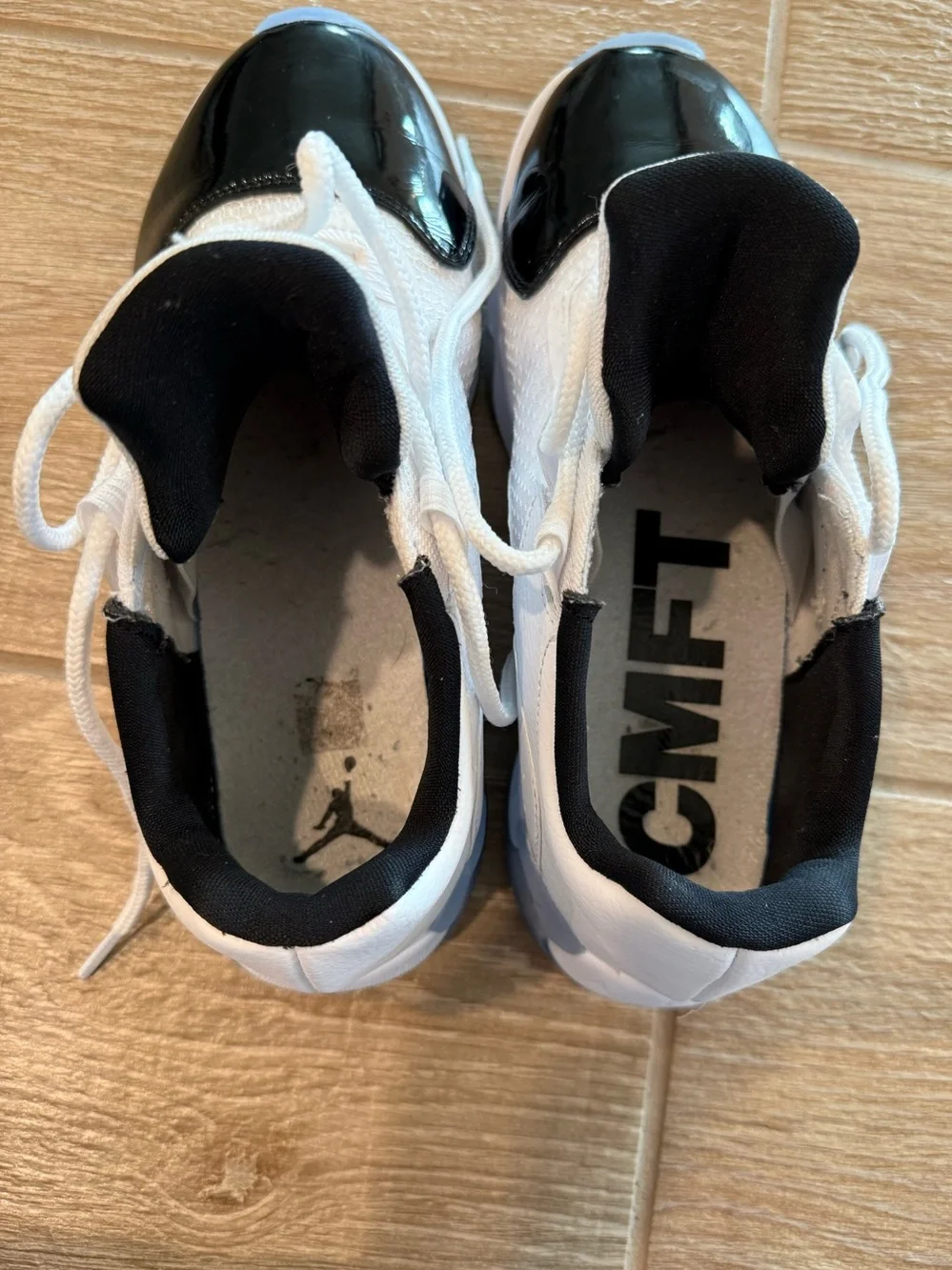 Nike Kids White and Black Low-Top Sneakers